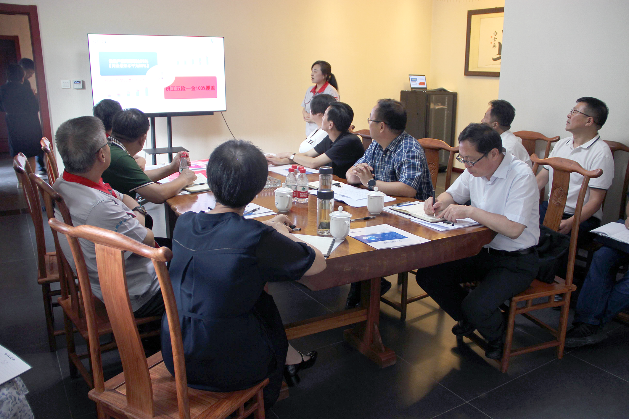 ��ί��ί��ͳս������������һ��ݰ����˾���е���